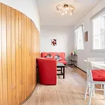 Modern 1Br Apartment - Great For Longstays